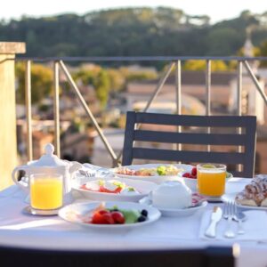 Pacchetto Colazione in Terrazza con Vista su Roma